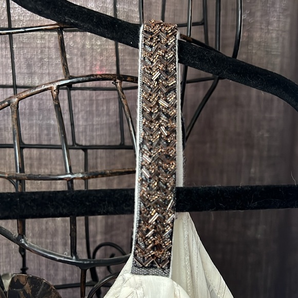 Breathless Blouse off shoulder with beaded straps - Picture 3 of 8